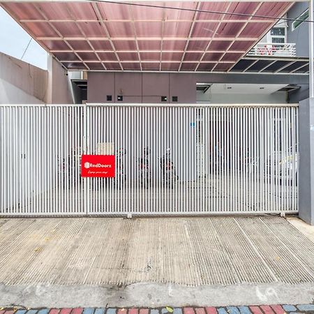 Reddoorz Near Surabaya Zoo Otel Dış mekan fotoğraf