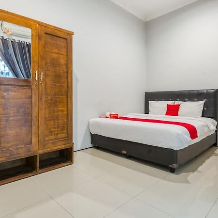 Reddoorz Near Surabaya Zoo Otel Dış mekan fotoğraf