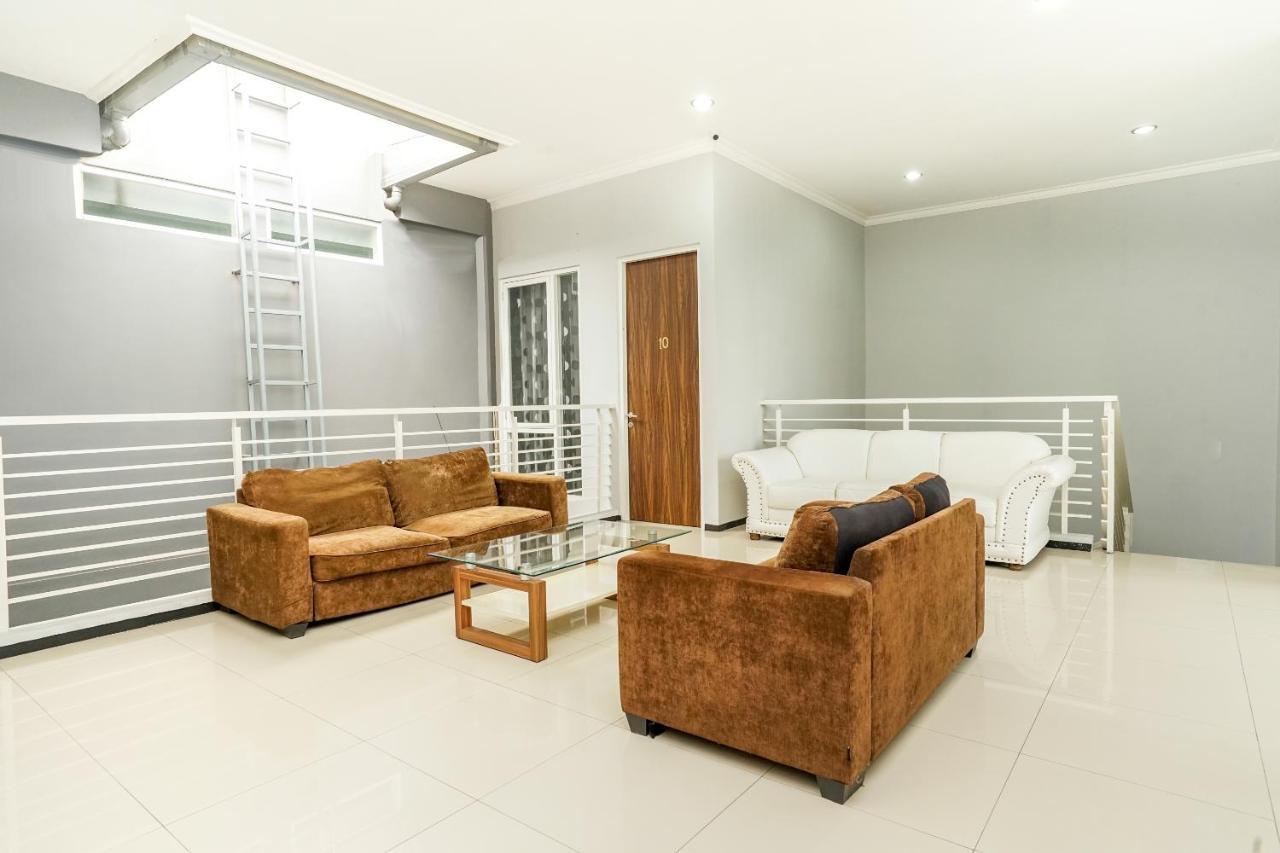 Reddoorz Near Surabaya Zoo Otel Dış mekan fotoğraf
