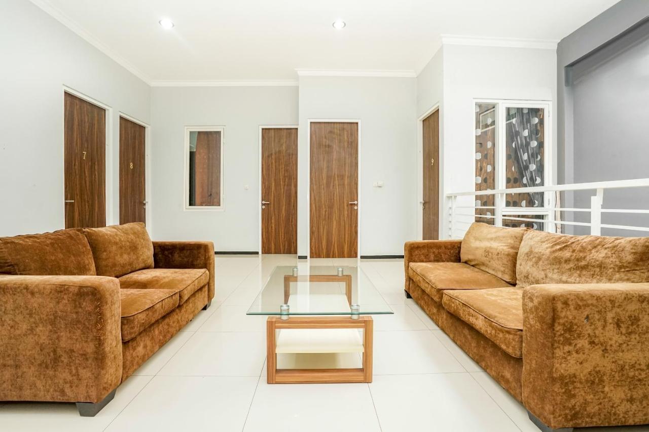 Reddoorz Near Surabaya Zoo Otel Dış mekan fotoğraf