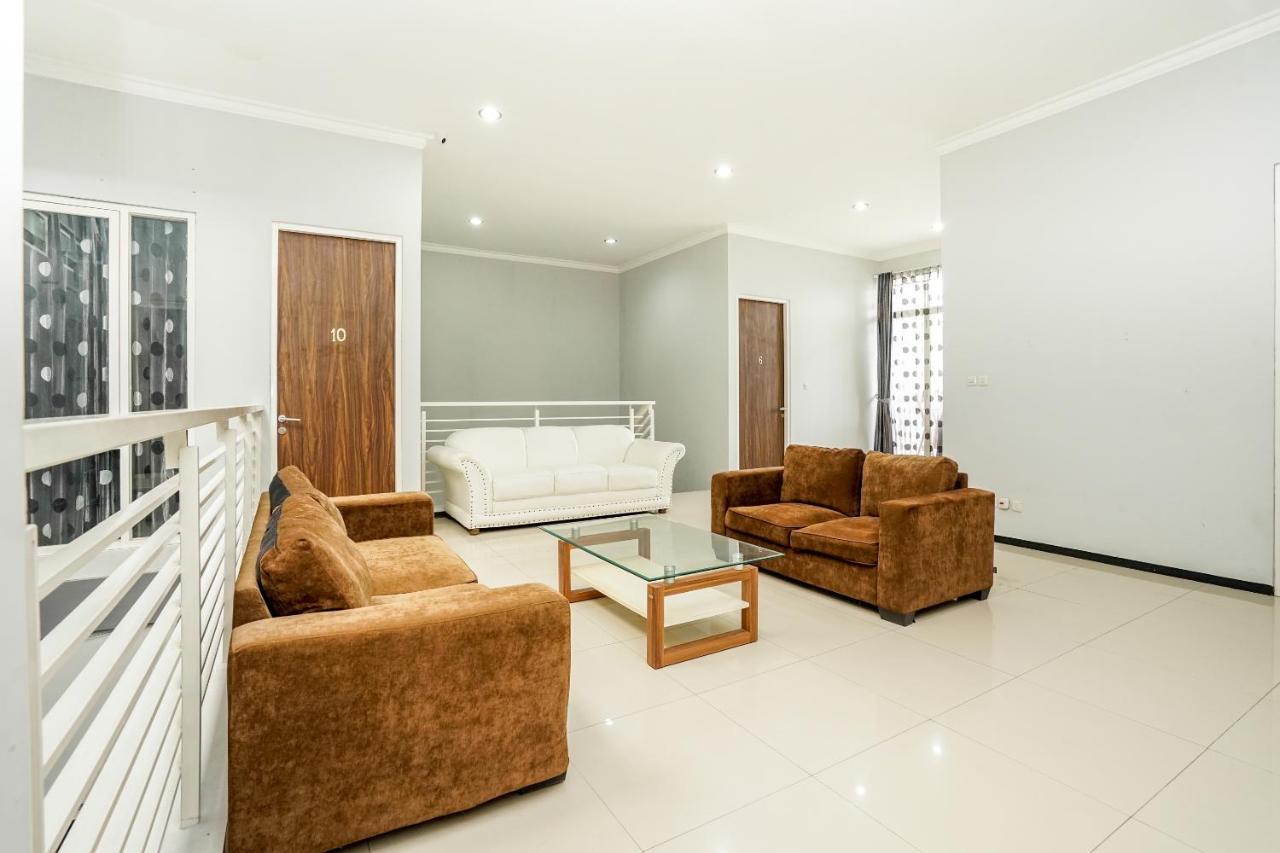 Reddoorz Near Surabaya Zoo Otel Dış mekan fotoğraf