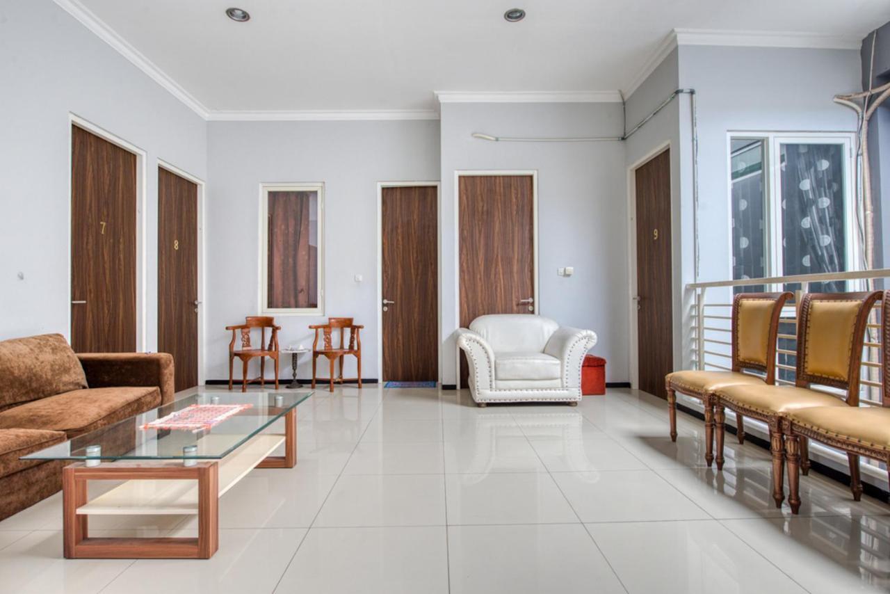 Reddoorz Near Surabaya Zoo Otel Dış mekan fotoğraf