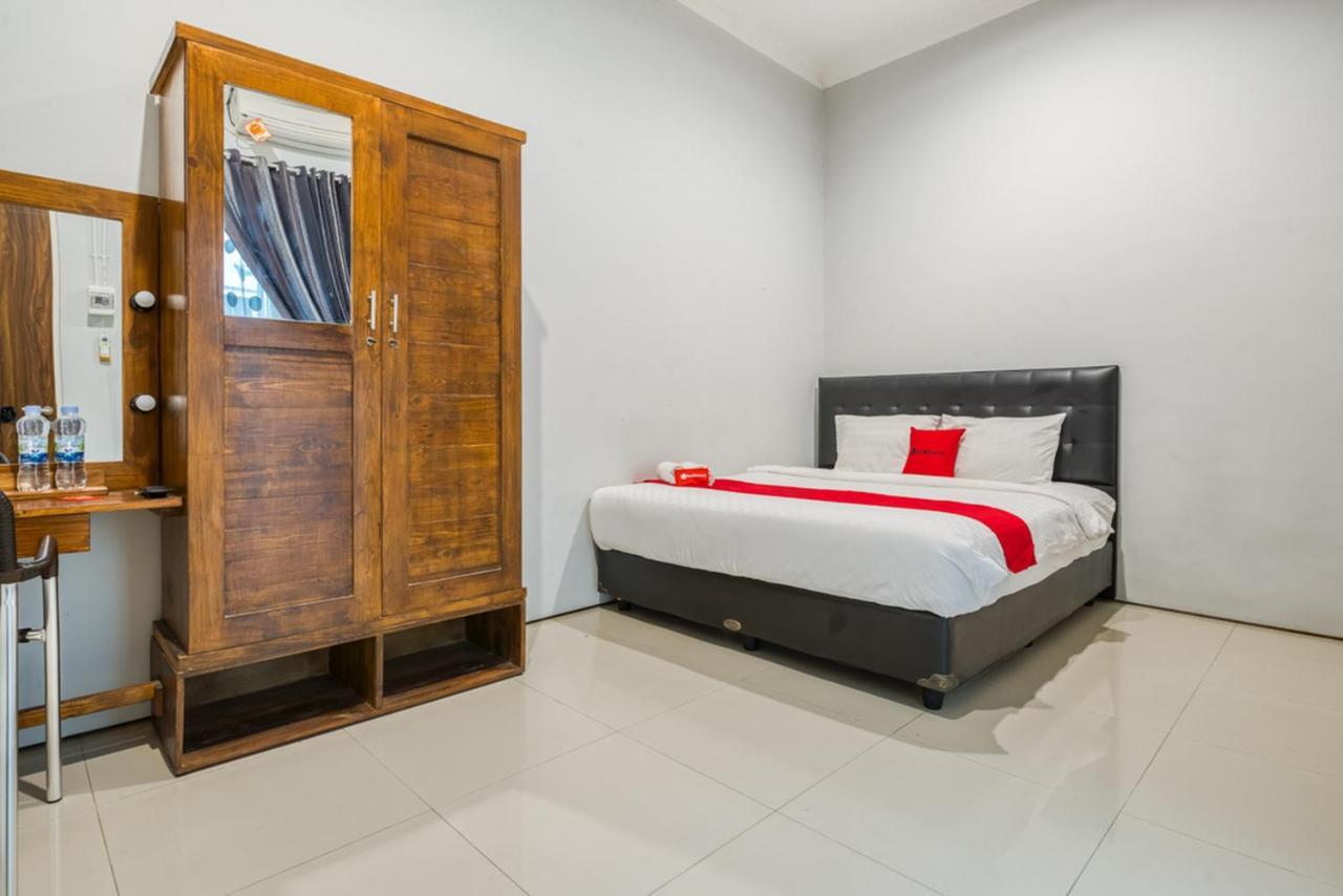 Reddoorz Near Surabaya Zoo Otel Dış mekan fotoğraf