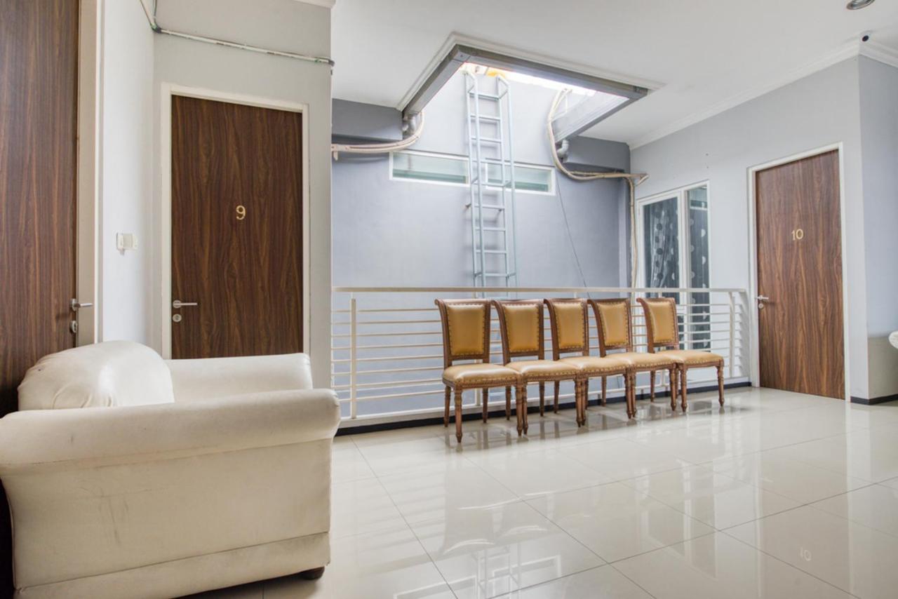 Reddoorz Near Surabaya Zoo Otel Dış mekan fotoğraf