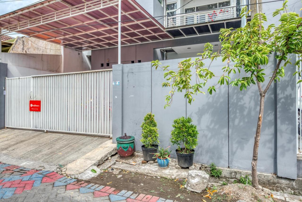 Reddoorz Near Surabaya Zoo Otel Dış mekan fotoğraf