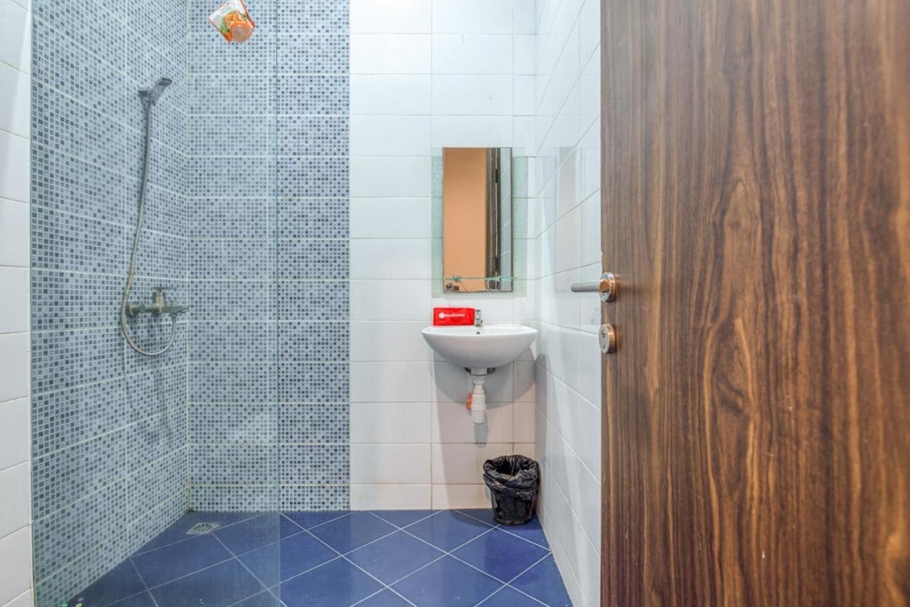 Reddoorz Near Surabaya Zoo Otel Dış mekan fotoğraf